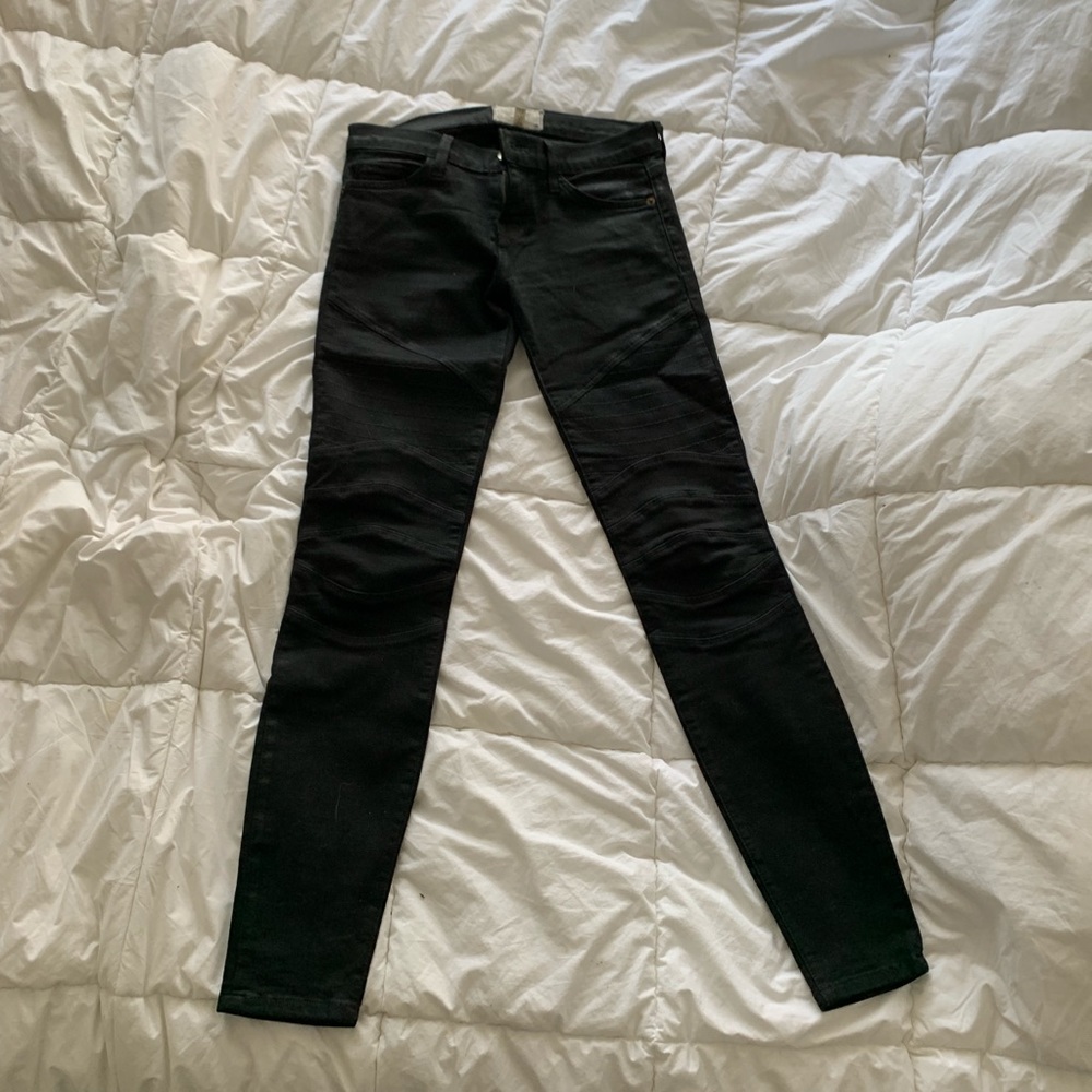 Current Elliot Moto black skinny jeans. Woman.